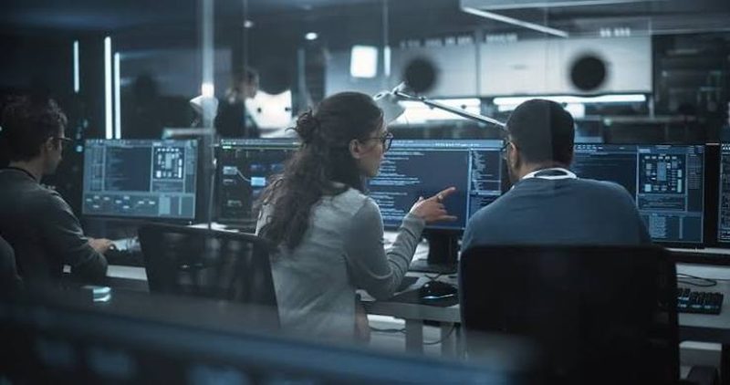 IT services industry visual on WorkWitness showing remote employee monitoring software fit for distributed engineering teams